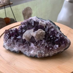 AMETHYST with calcite